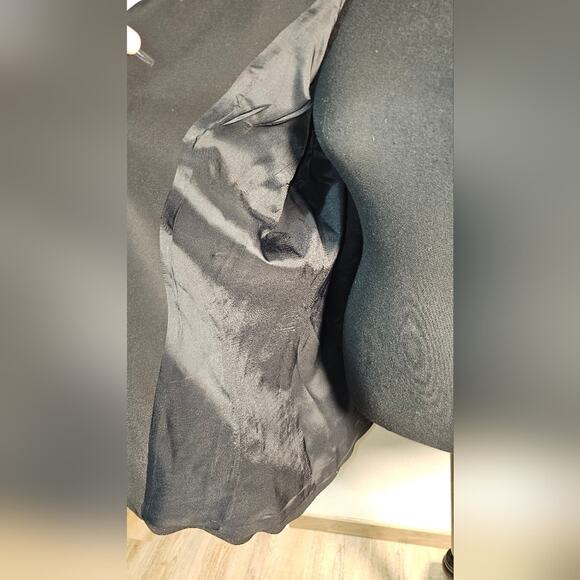 Vintage Black Blazer by Jacqueline Ferrar. Size 18 - Picture 6 of 6